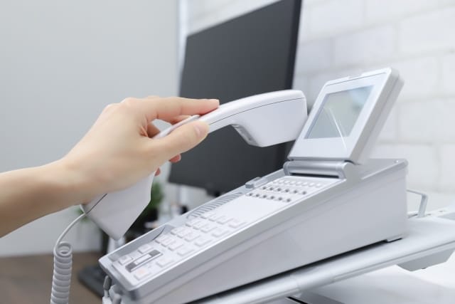 「1週間以内にサインを取らなければ」——医療の質とは無関係な“電話業務”に縛られる看護の構造的歪み