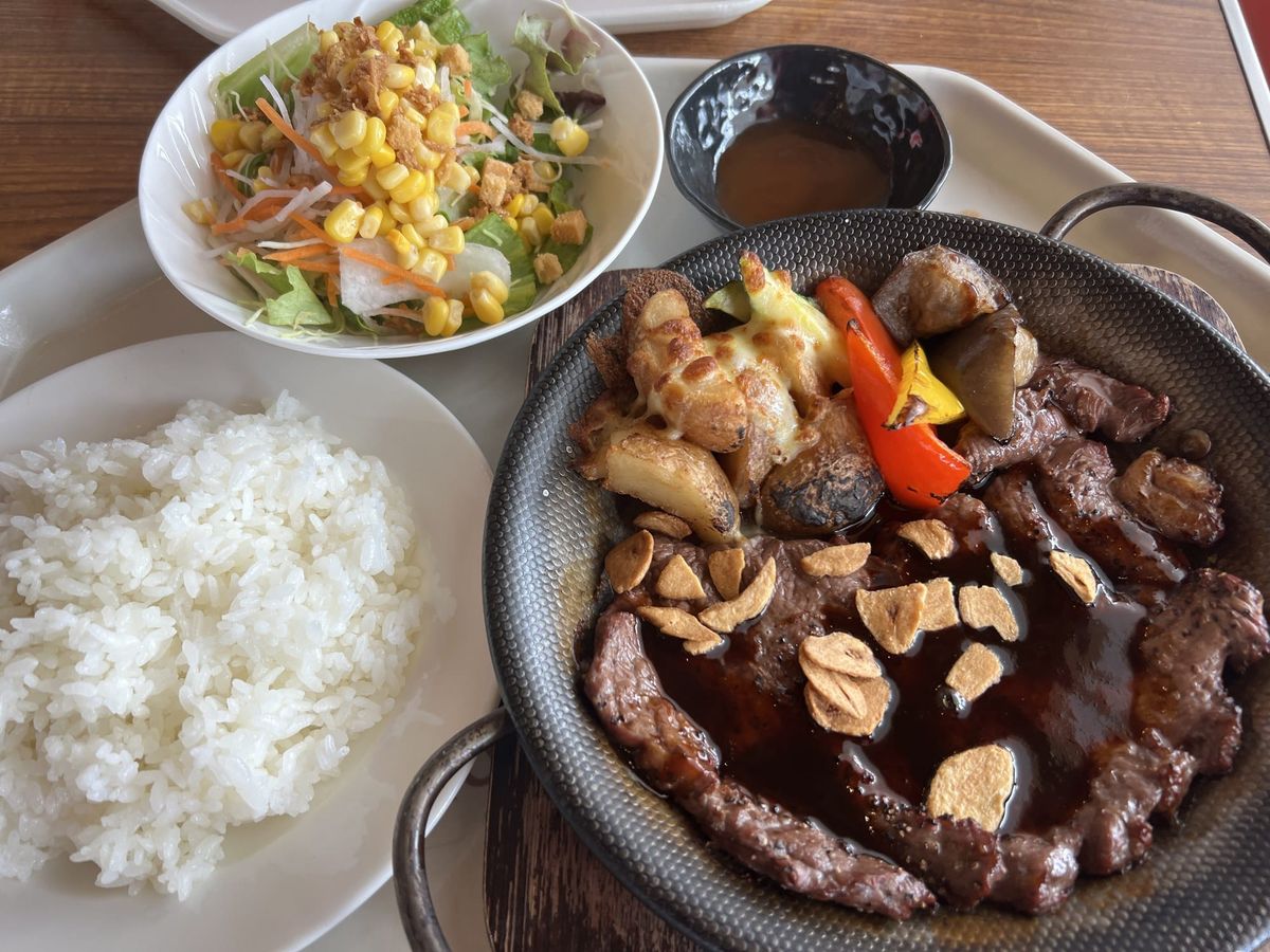 Garlic steak set with rice and corn salad at Lumiere in the Kiroro Mountain Center