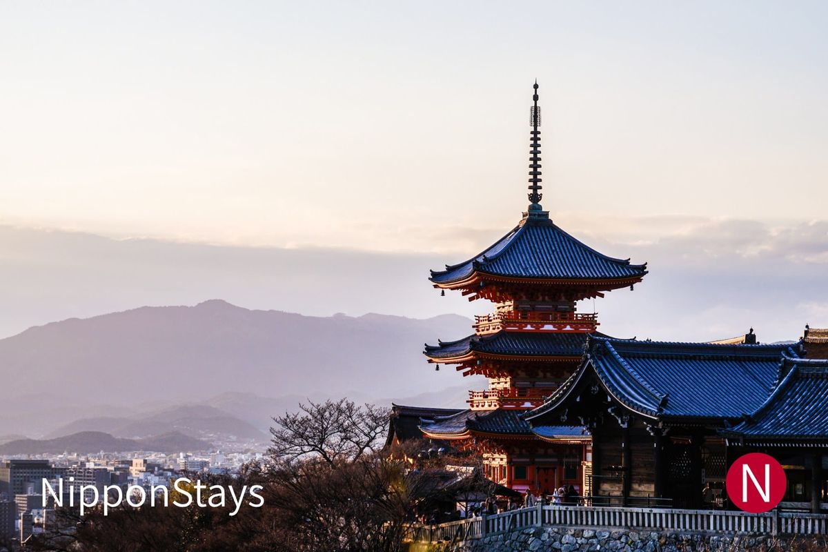 Kiyomizu-dera at dusk