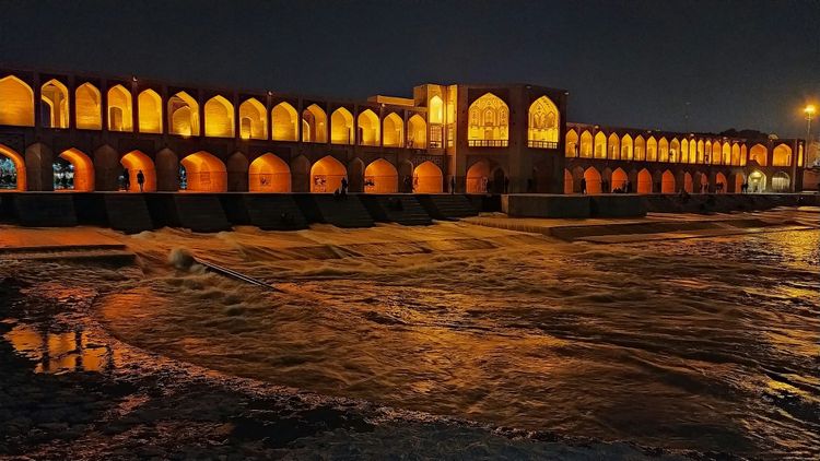 Iranian Cinema — Against the Wall