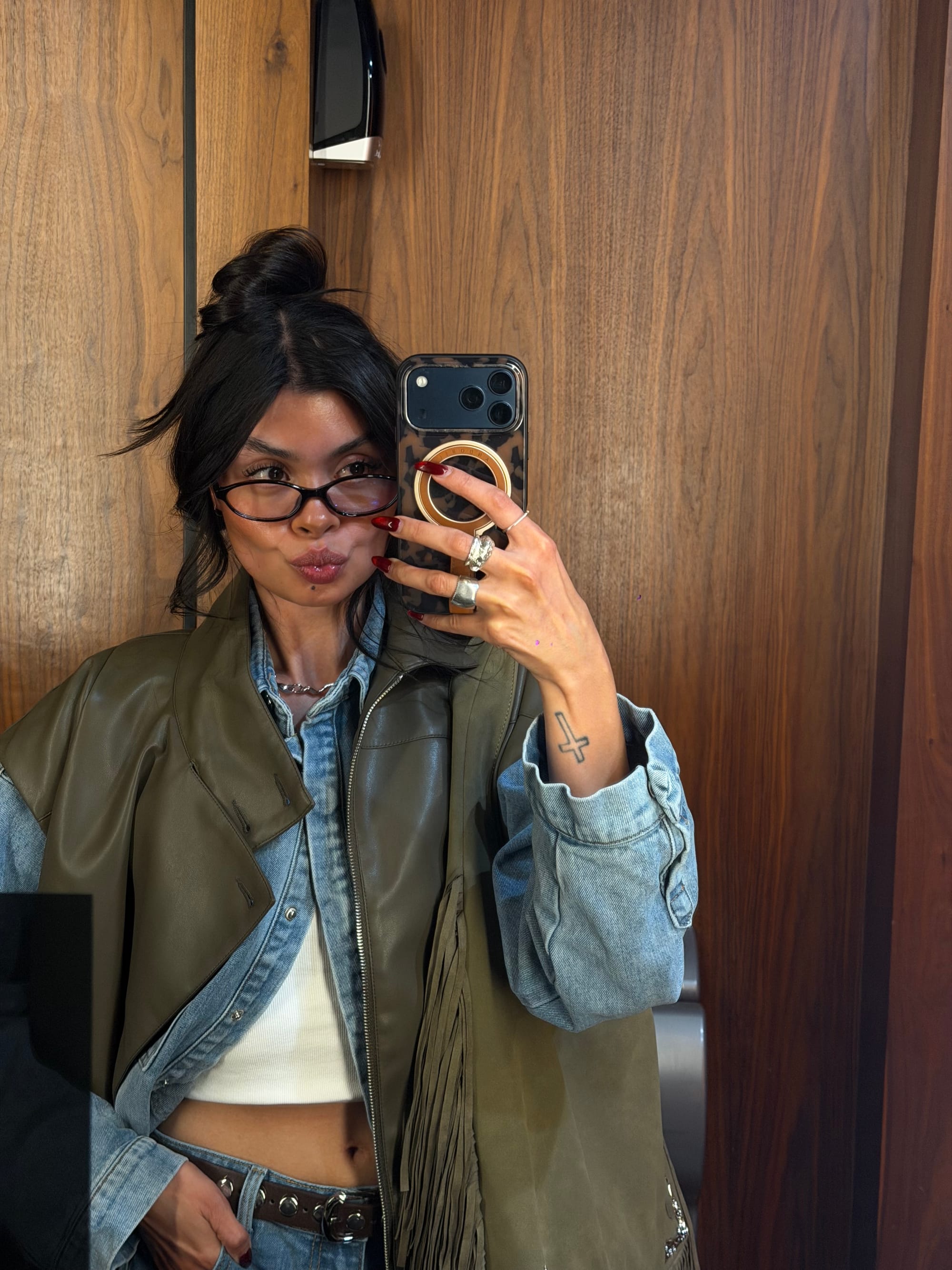 outfit photo placeholder