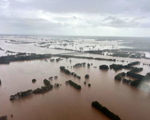 Straight Shorts - Wednesday May 21 - Floods impact NSW trainers, Pippie's daughter wins on debut, France reduces prize money, new head of racing for Seven Network