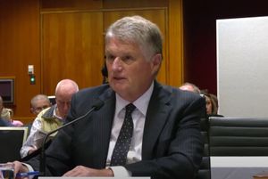Straight Shorts - Friday May 30 - Calls for membership support to remove McGauran, sacked racecaller lands Toowoomba gig, Waikato entries boost NZB weanling sale, King's Legacy on a roll