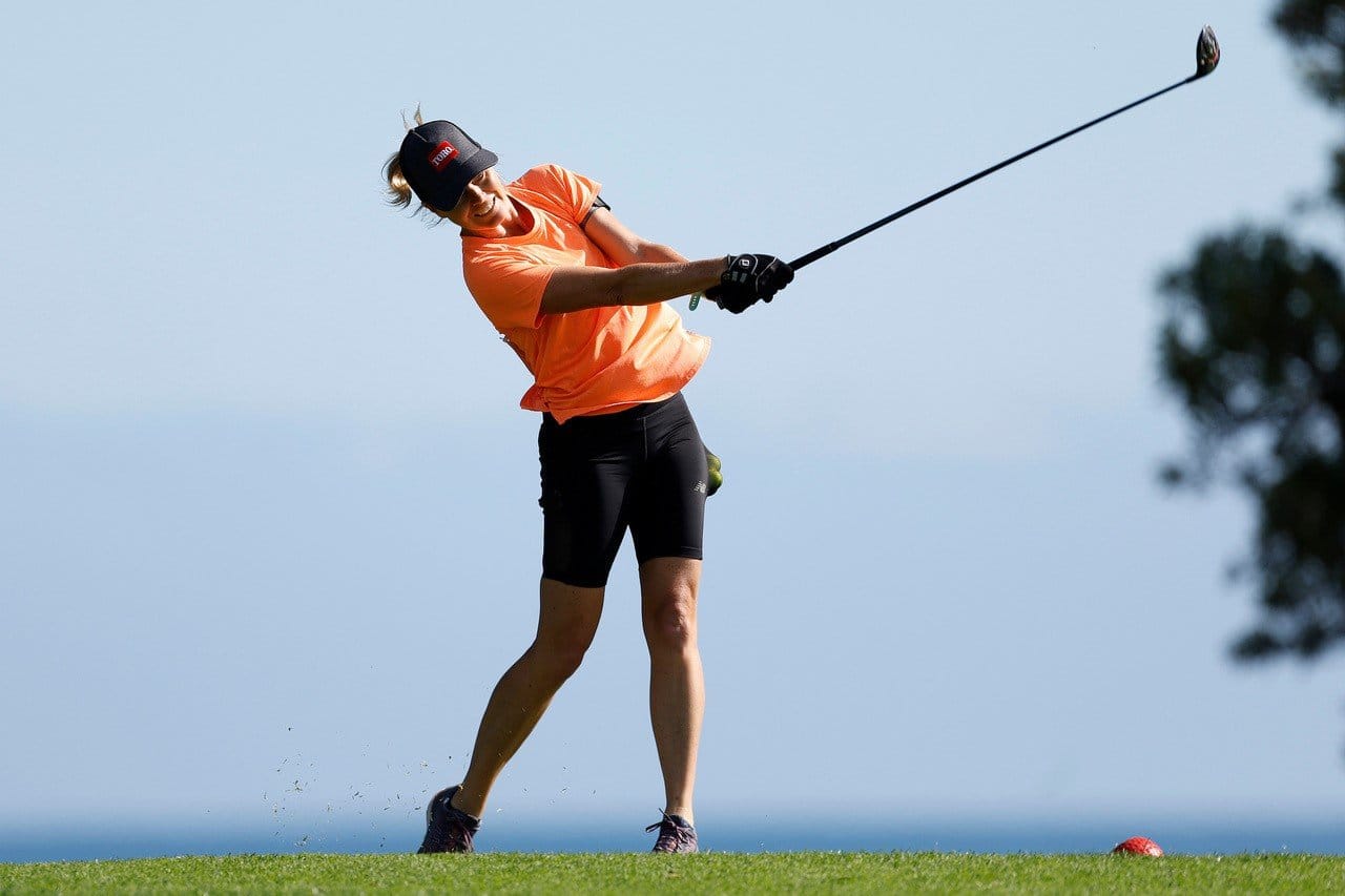 McKinnon Wastes No Time in Speedy Title Defence