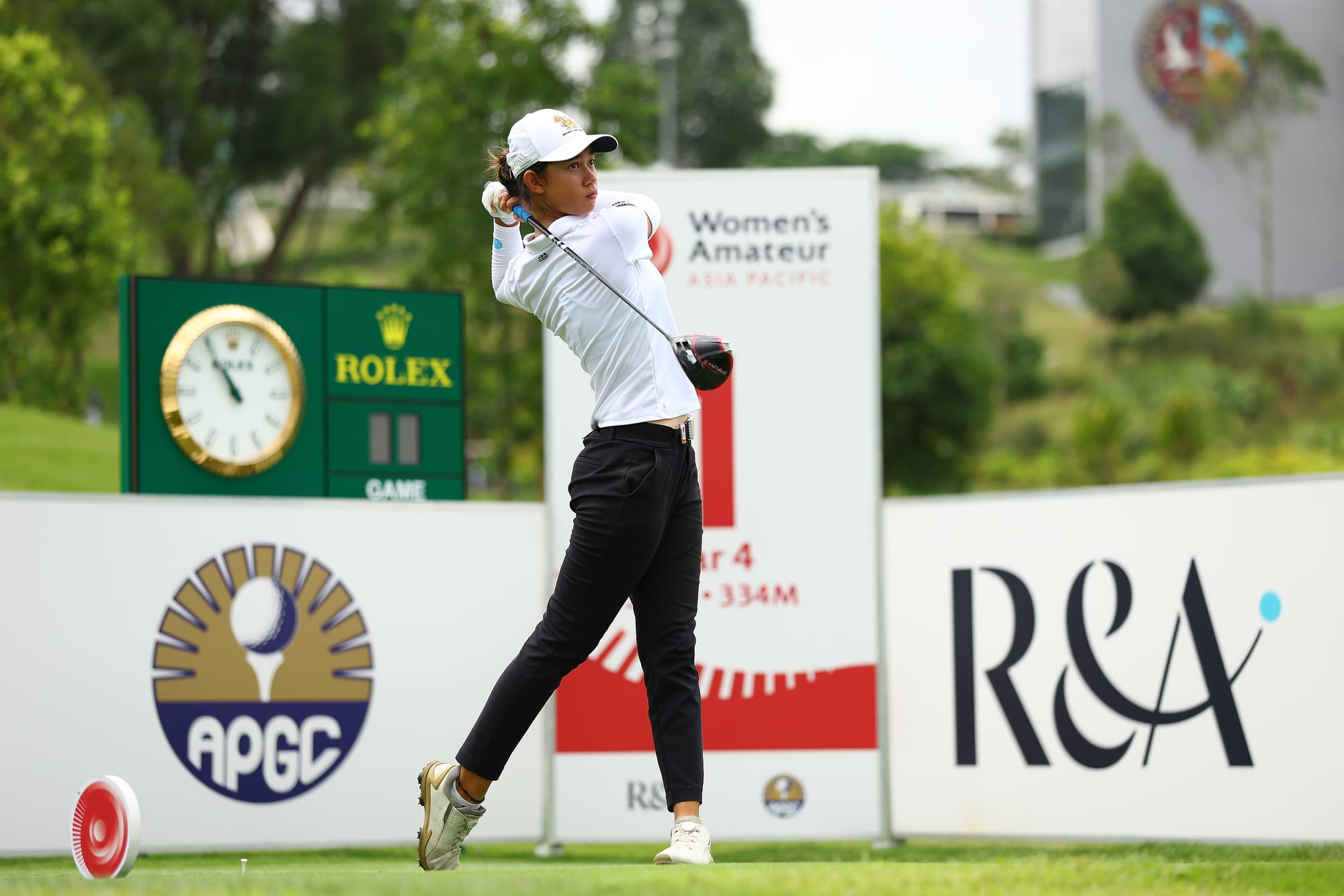 Three-Way Tie at the Top in Women's Showpiece