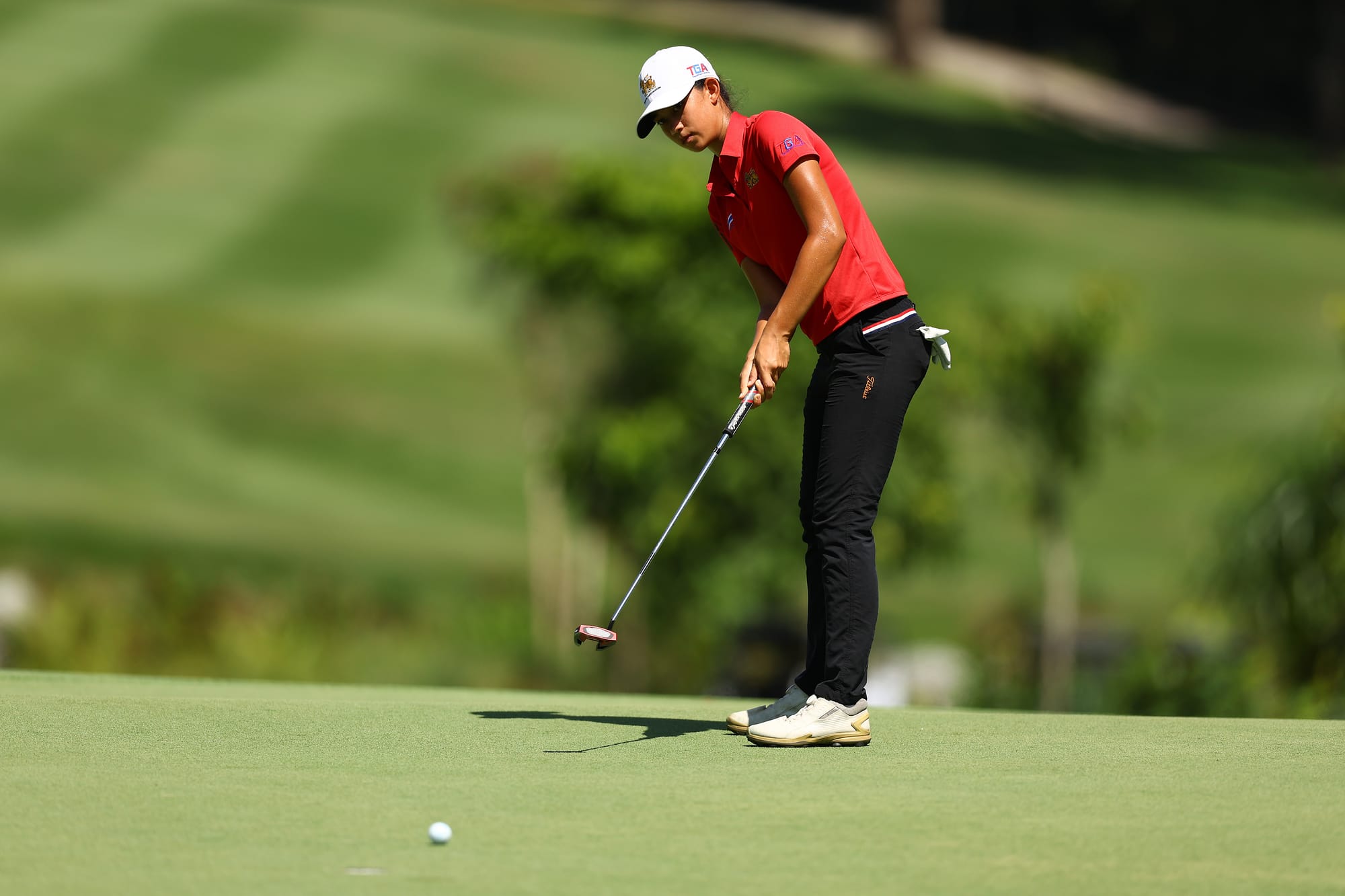 Eila Galitsky on her way to victory at Singapore Island Country Club. Picture by Andrew Redington/R&A via Getty Images. 