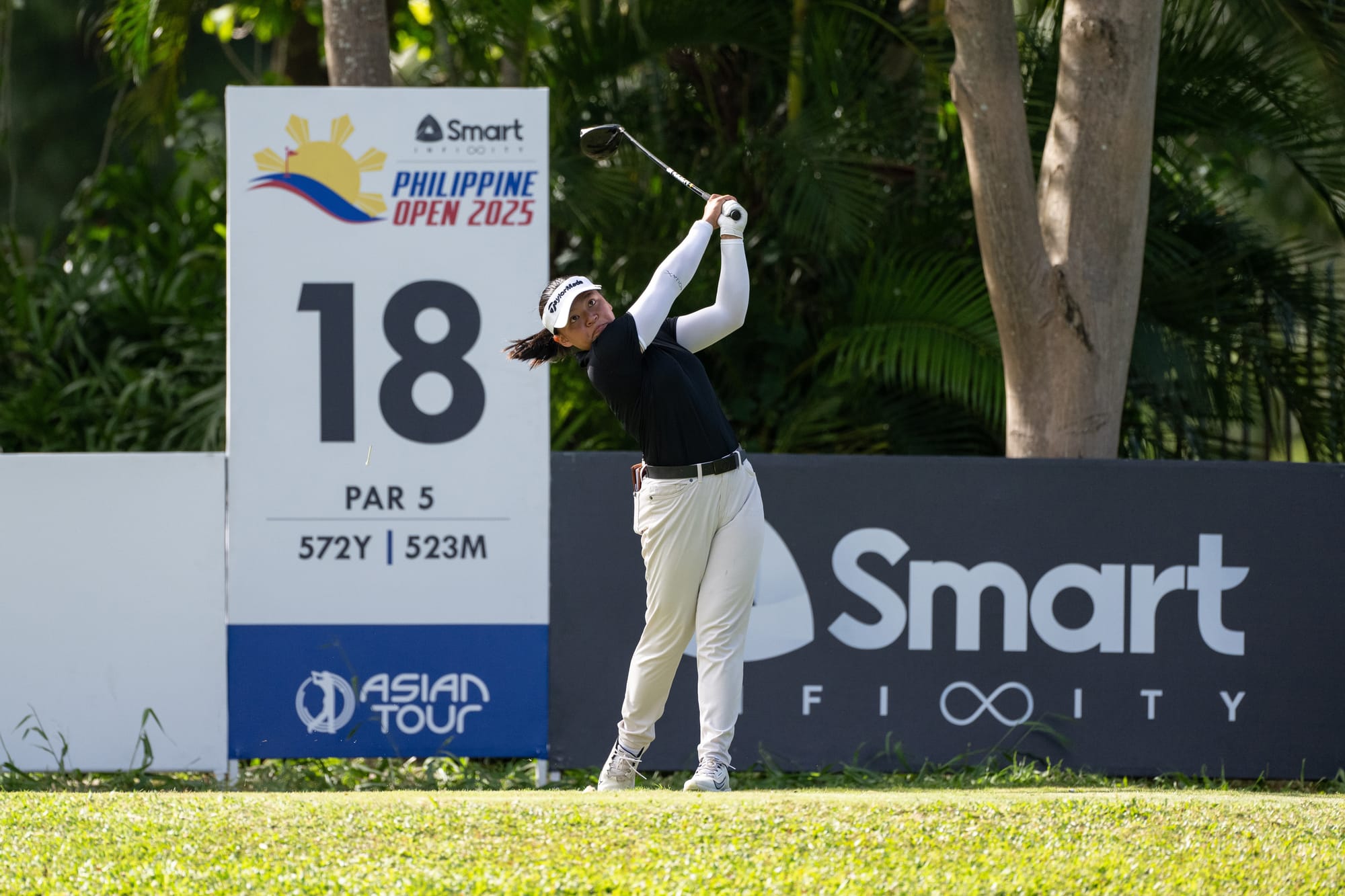 Malixi Mixes It with Asian Tour Professionals