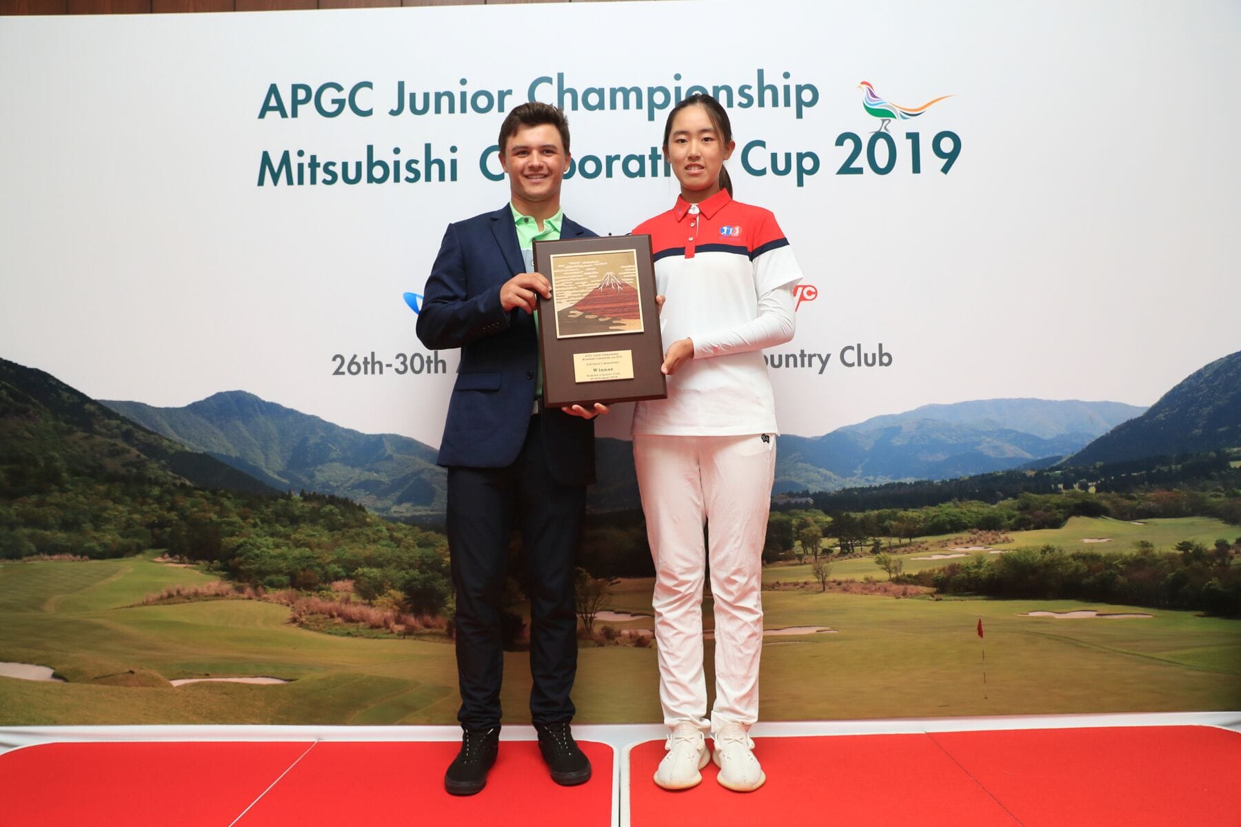 Australian Harrison Crowe and China's Yin Xiaowen topped the individual standings.