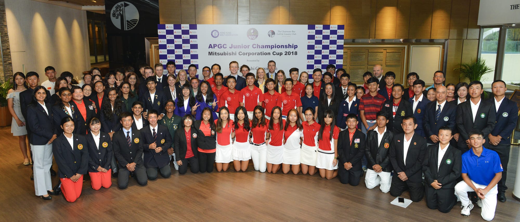 Participants in the 2018 APGC Junior Championship Mitsubishi Corporation Cup line up for a group photo.