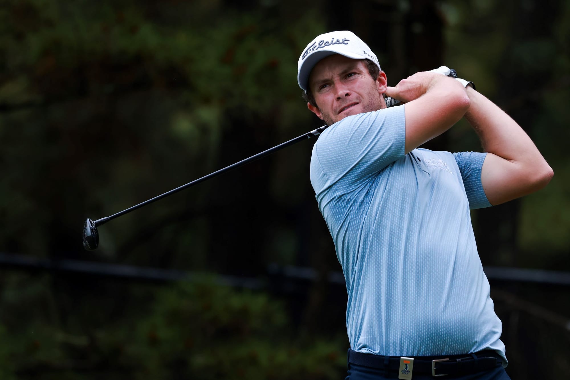 Steadfast Amateur Duo Remain in Title Mix