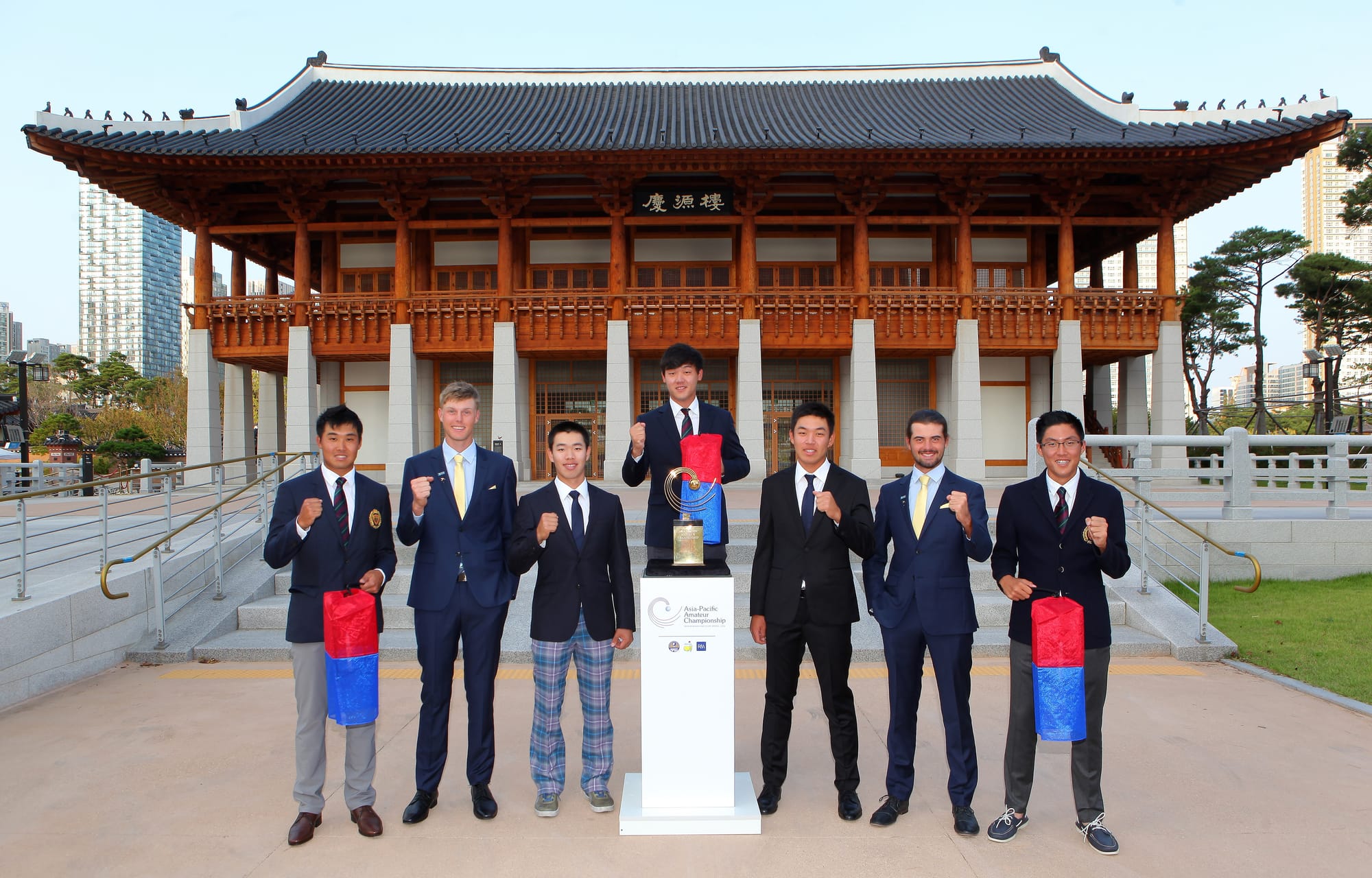 Leading contenders attended a pre-tournament photo shoot.