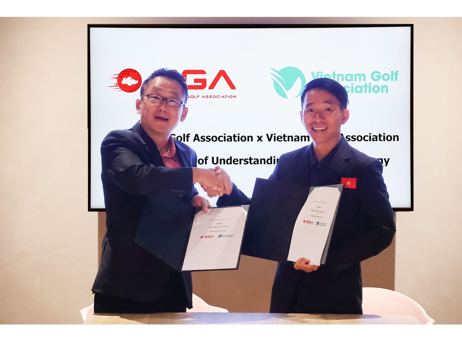 Singapore and Vietnam Strengthen Golfing Ties