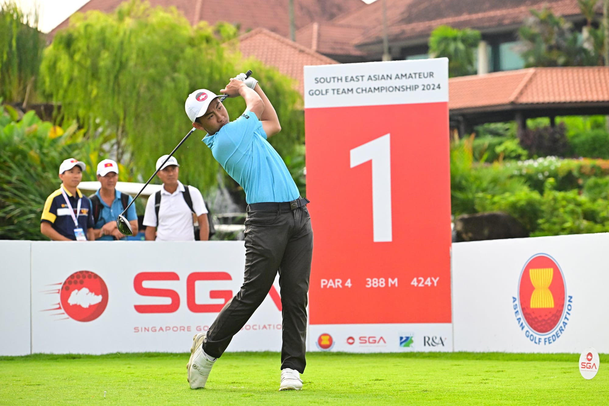 Brayden Lee Raises Hosts' Spirits with Opening 68