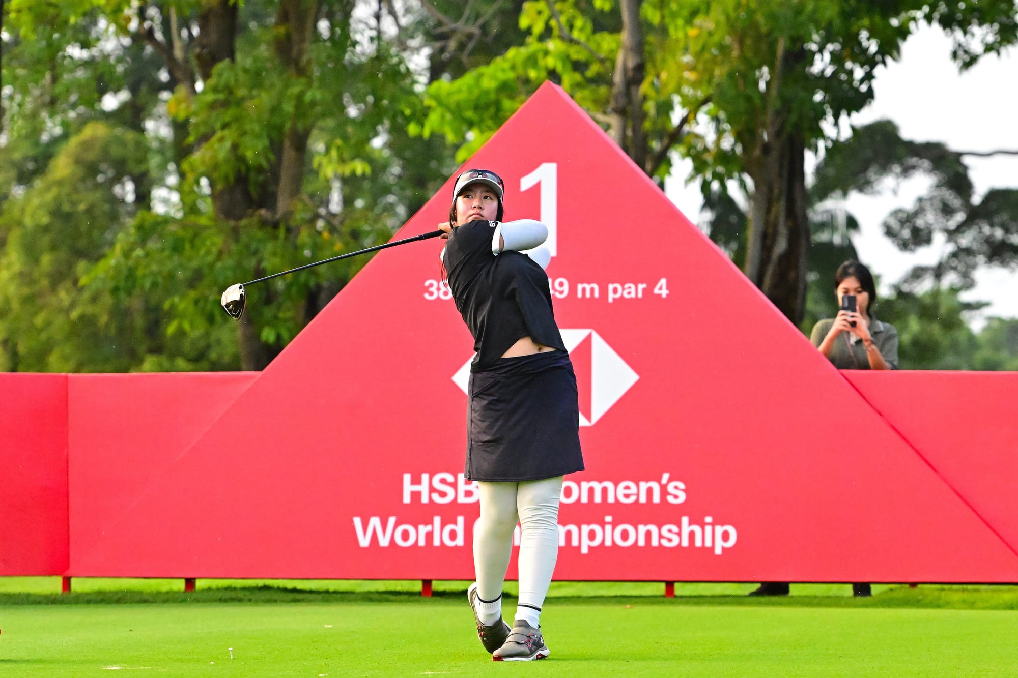 Amateur Chen Exceeds Expectations with Sentosa Success
