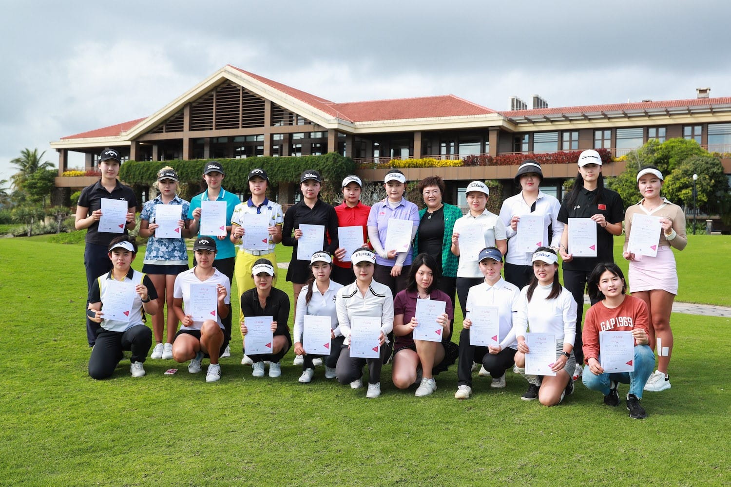 Amateurs Dominate at China LPGA Tour Qualifier