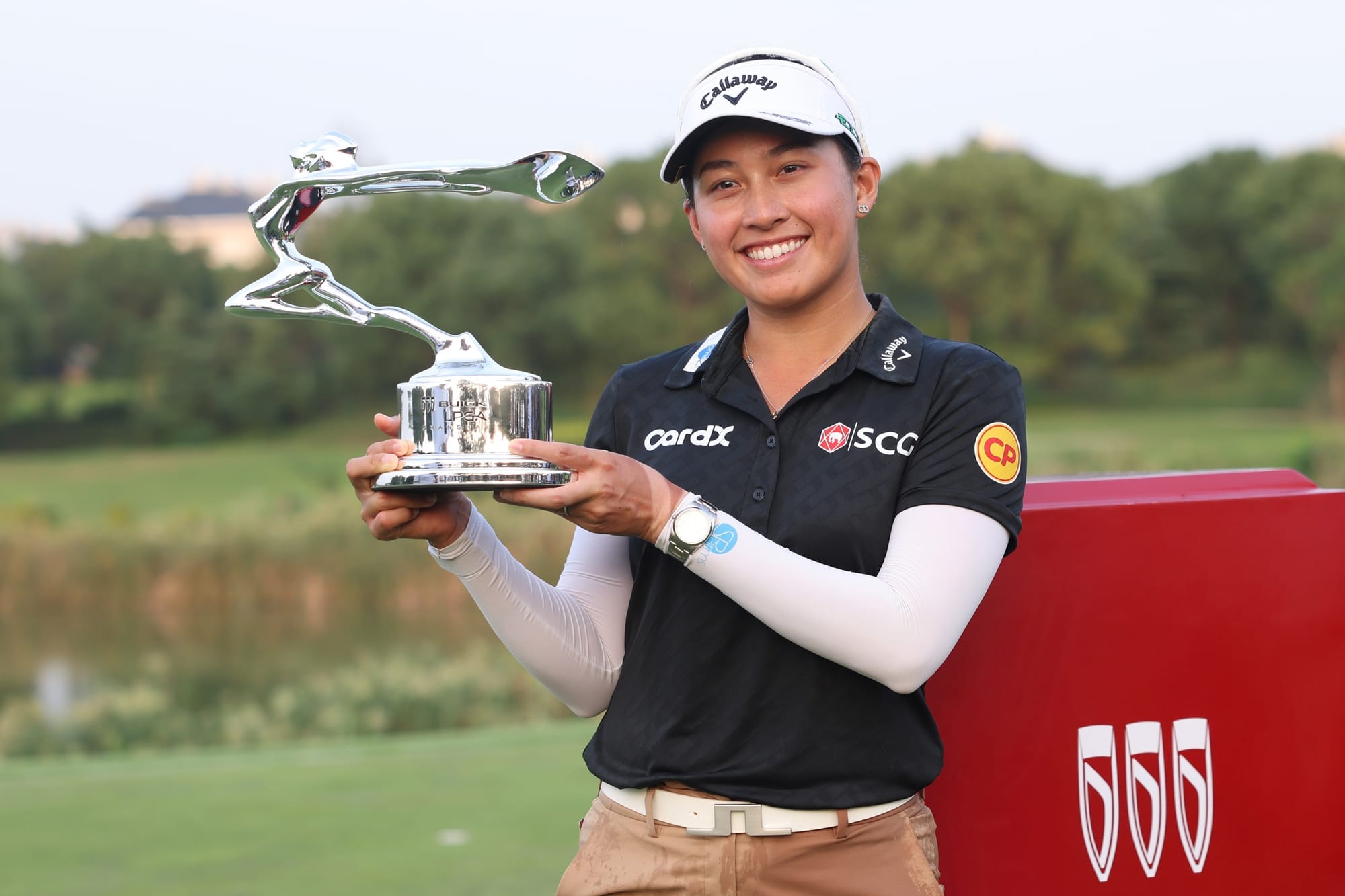 Atthaya and Xu Ying Shine in Shanghai