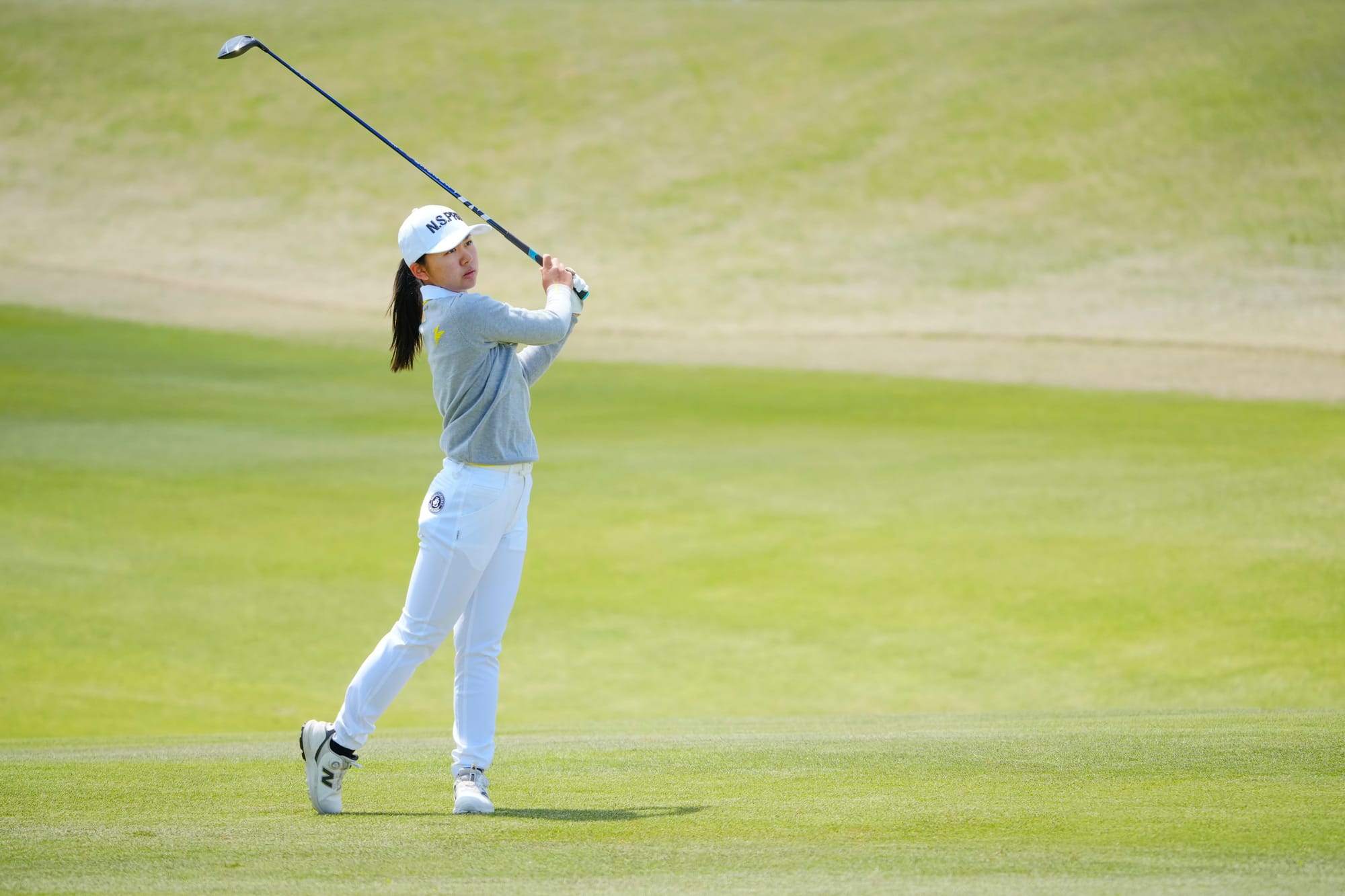 Motomura Races into First-Round Lead at Royal Junior