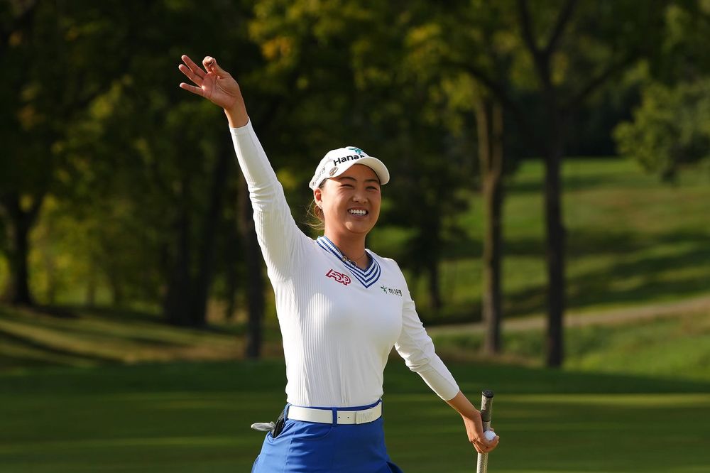 Australian Lee Crowned Queen at Kenwood CC post image