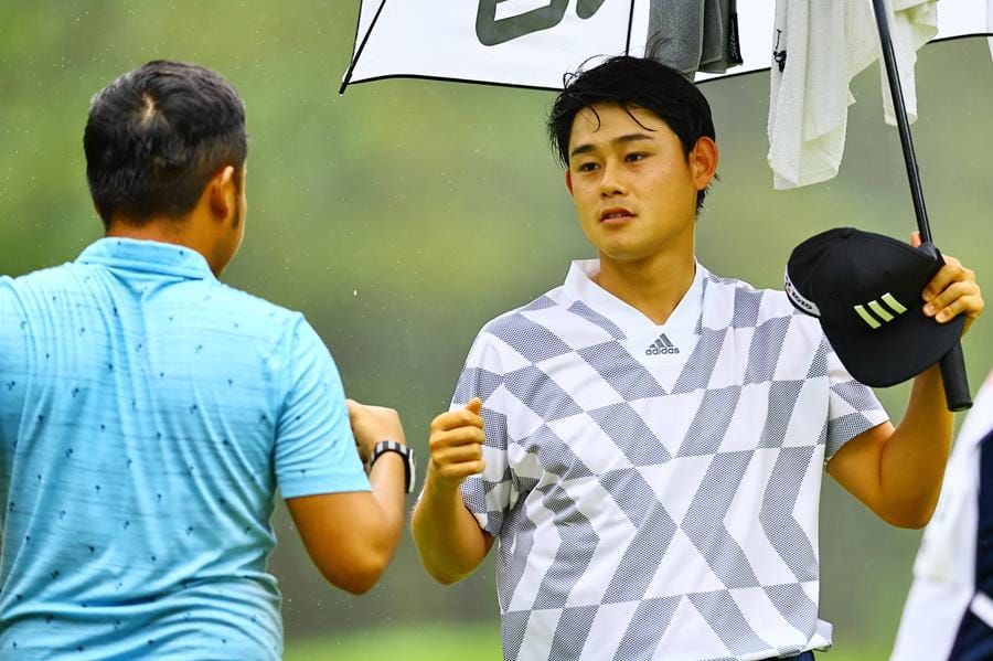 Confident Onishi Defies Elements to Claim Half-Way Lead post image