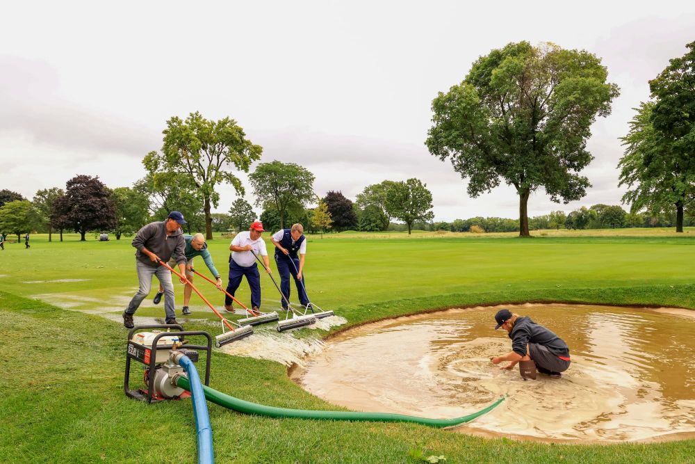 Kiwi Jones in Contention as Rain Wreaks Havoc post image