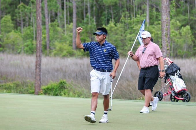 China's Zhou 'Bears' His Teeth at Shark's Tooth Golf Club post image