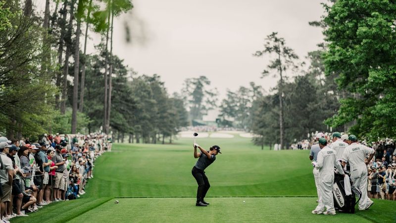 Confident Crowe Mesmerised by Masters Aura post image