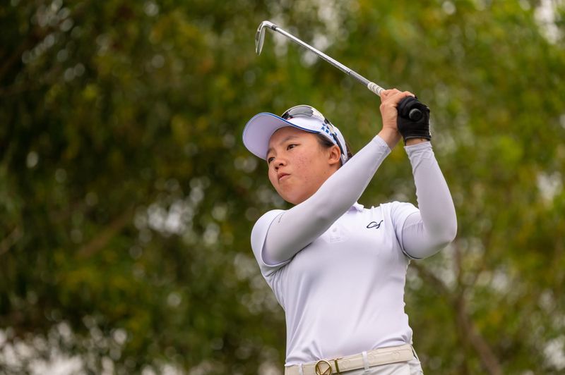 Laid Back Huang Unfazed by High-Profile Challenges post image