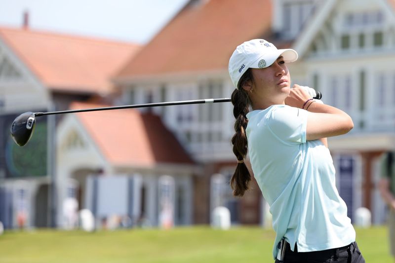 Lau and Australian Trio Progress at Muirfield post image