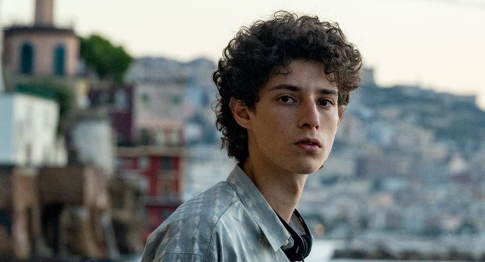 È Stata la Mano di Dio trova la poesia nell’attesa di raccontare qualcosa