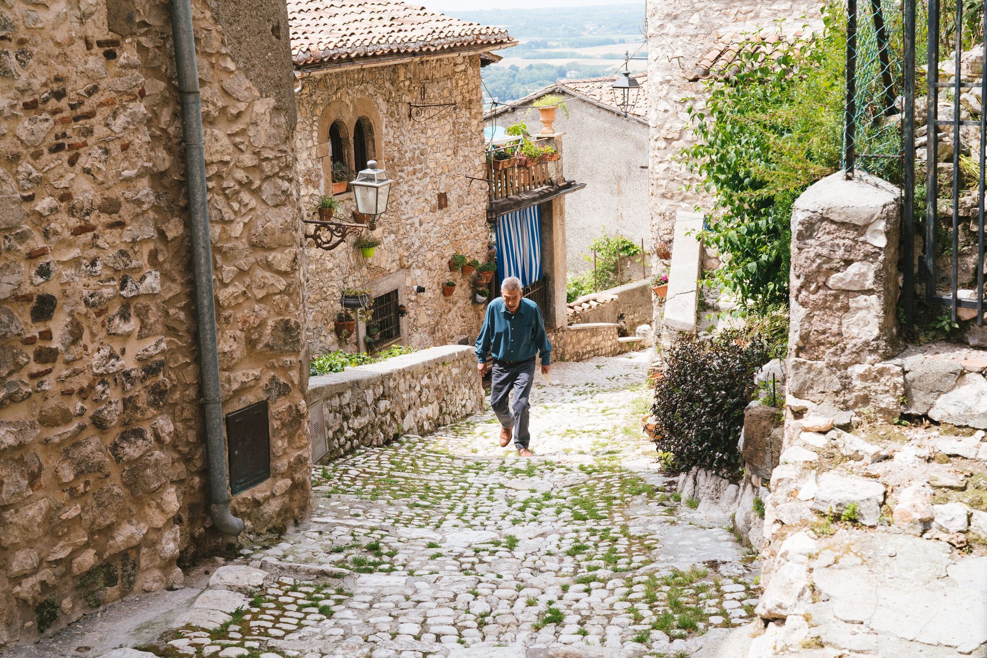 Astolfo | il cinema di Gianni Di Gregorio trova la grazia nel suo dimesso ciondolare