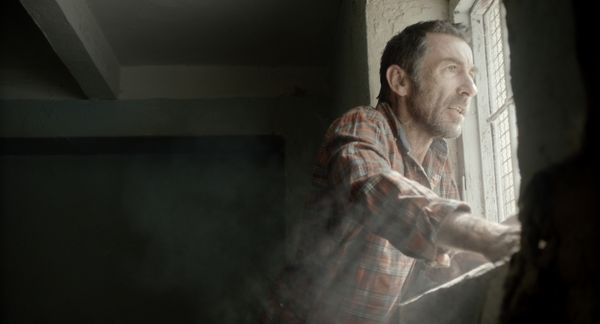 La notte di 12 anni, “body horror” che fa percepire la violenza senza esibirla