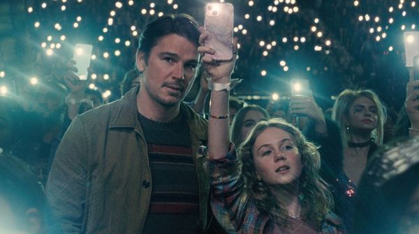 Trap | il cinema “a circuito chiuso” di Shyamalan nelle gabbie della famiglia e del pop