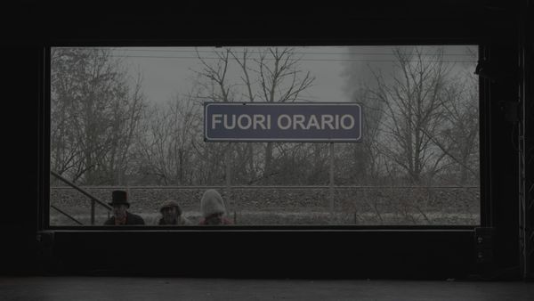 Natale fuori orario | le notti emiliane di Capossela in uno show fantasma