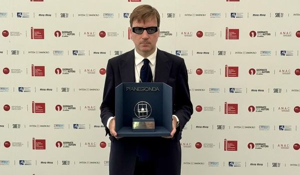 Albert Serra premiato al festival di Venezia: «Faccio cinema per prendere in giro il mondo»