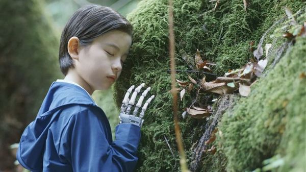 Cannes 79 | La famiglia utopica di Kore’eda si spinge oltre l’umano con Sheep in the Box
