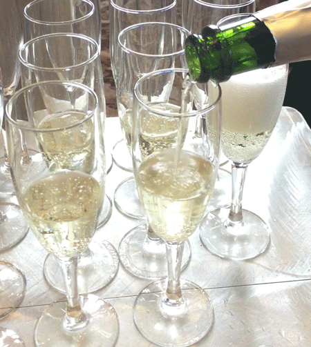 How to Pair Food with Bubbles