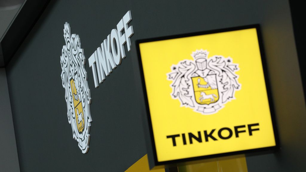 "Тинькофф банк" возобновил долларовые переводы в банки Кыргызстана