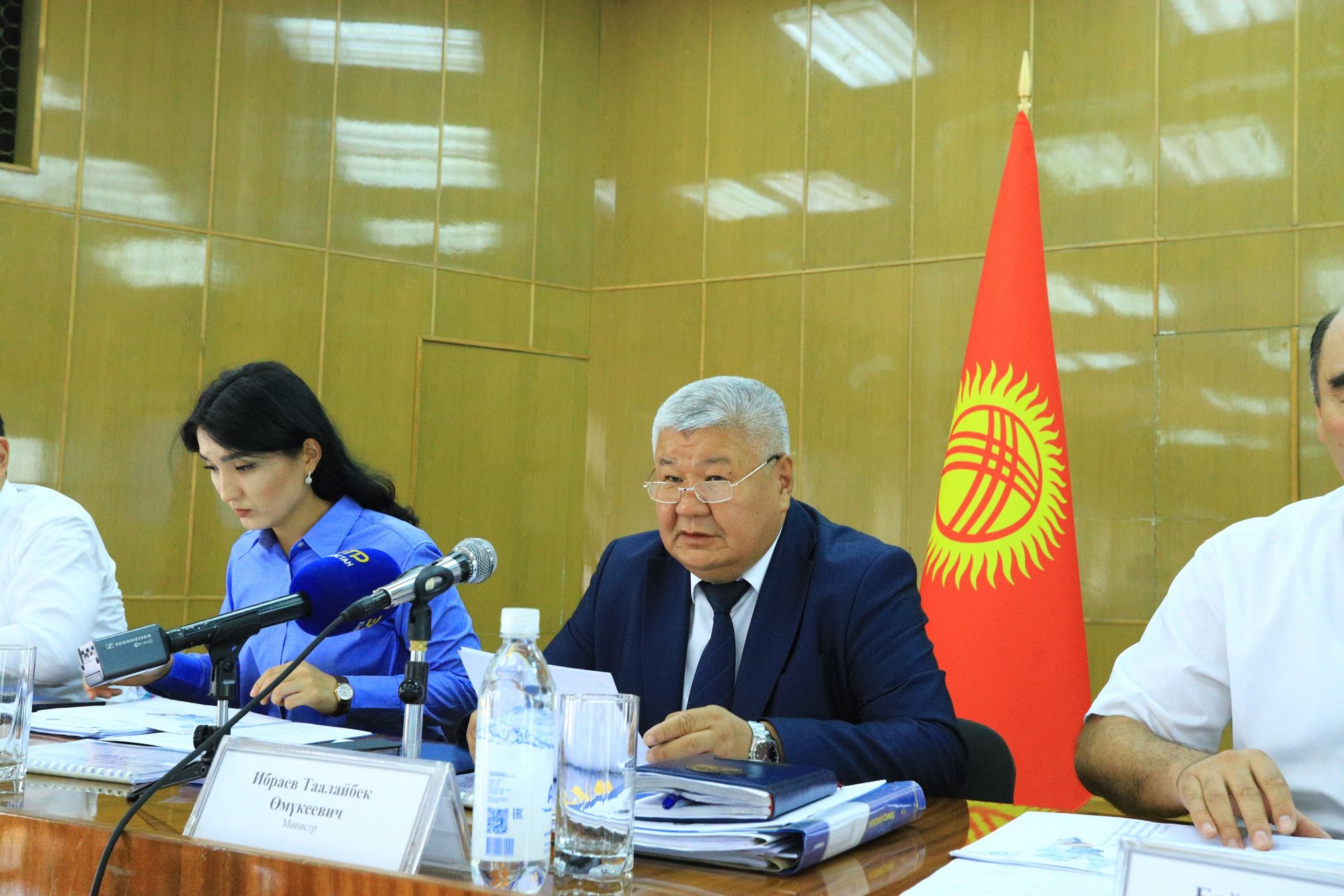 Министр энергетики уволил нескольких сотрудников за несоблюдение лимита электроэнергии