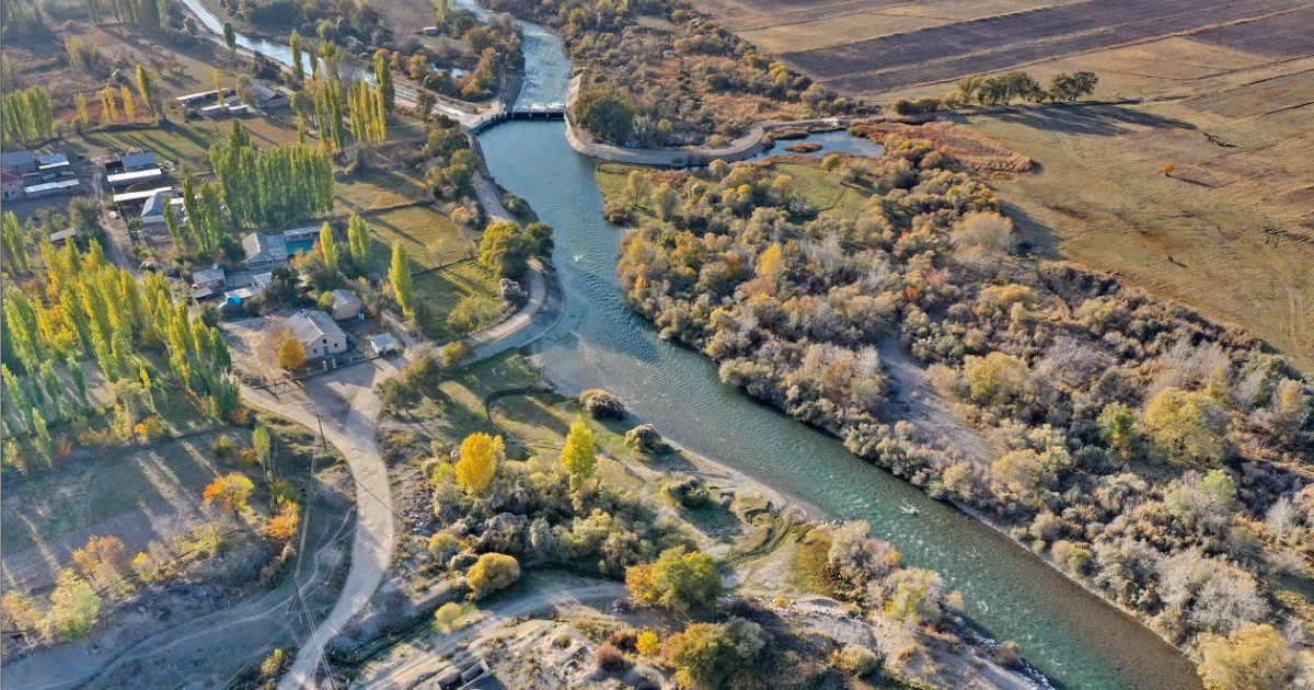 Кыргызстан прекратил подачу поливной воды в Казахстан в связи с низкой водностью источников — Минсельхоз