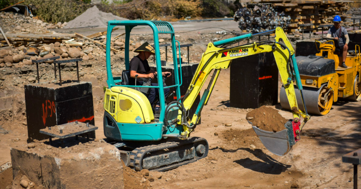 В Бишкеке избавились от 300 старых автобусов - подготовка к прибытию газовых