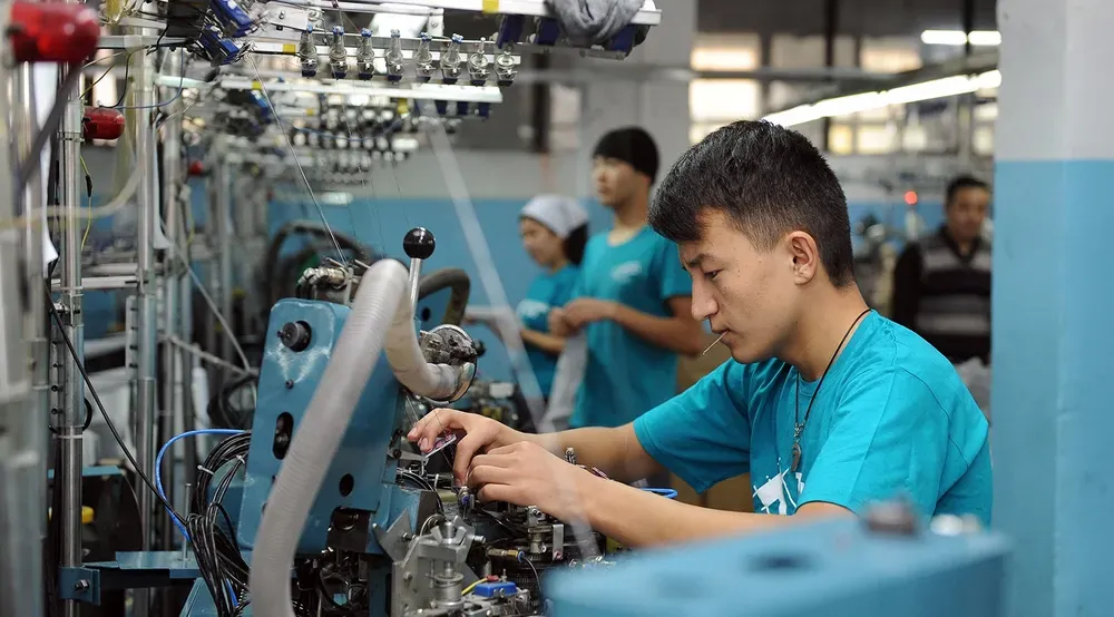 Промпроизводство в КР второй месяц подряд отстает от других стран ЕАЭС