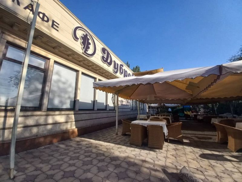 Мэрия демонтирует постройки вокруг ресторана "Дубровский" для расширения автопарка