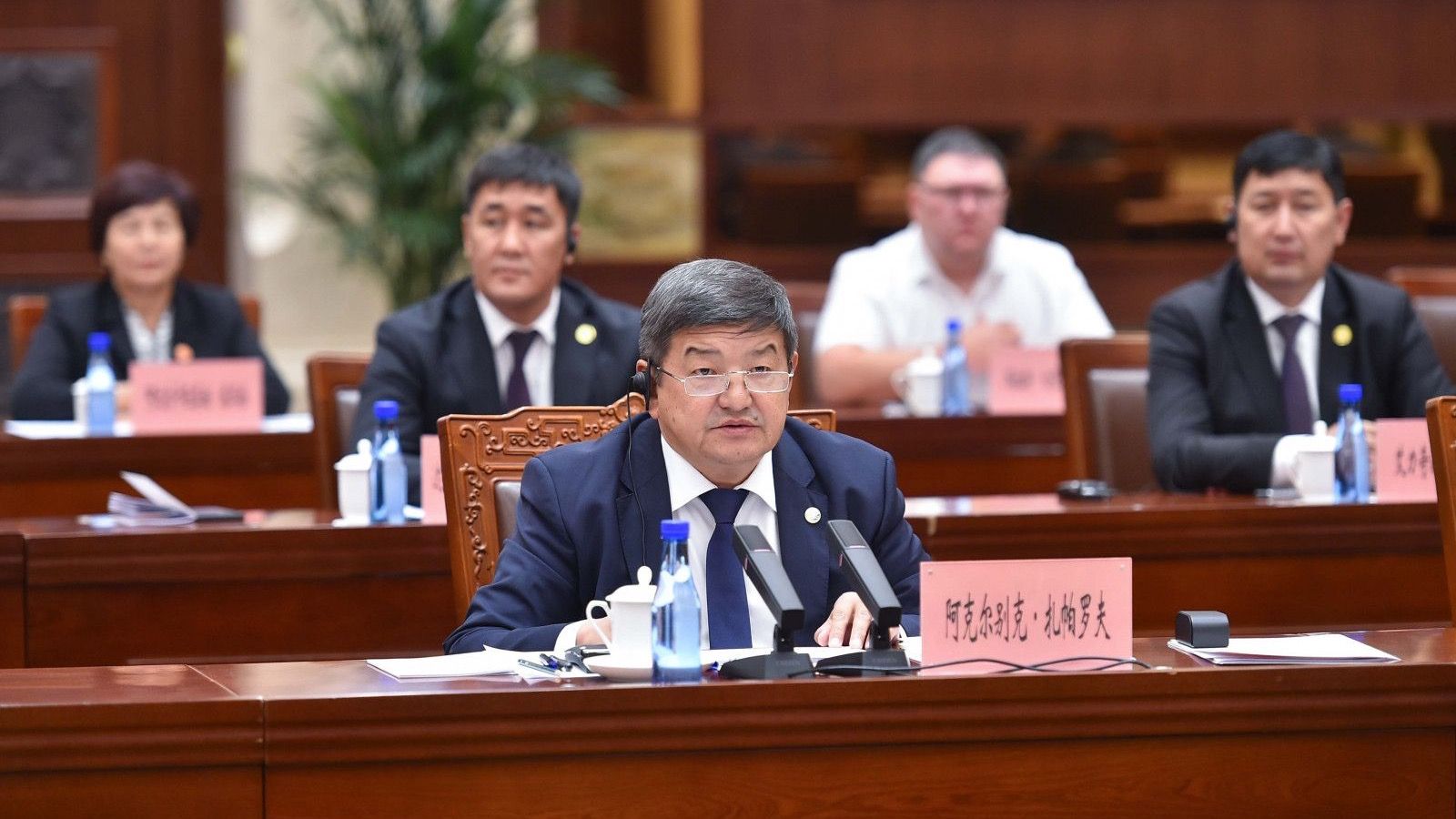 "Под брендом Великого шелкового пути" - Акылбек Жапаров предложил создать совместный с Китаем туристический продукт