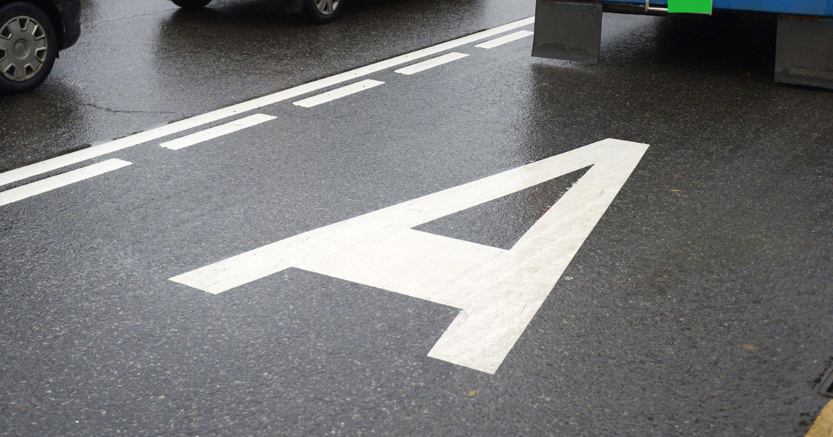 От заката до рассвета - по выделенной полосе в Бишкеке разрешат ездить всем, но только в ночное время