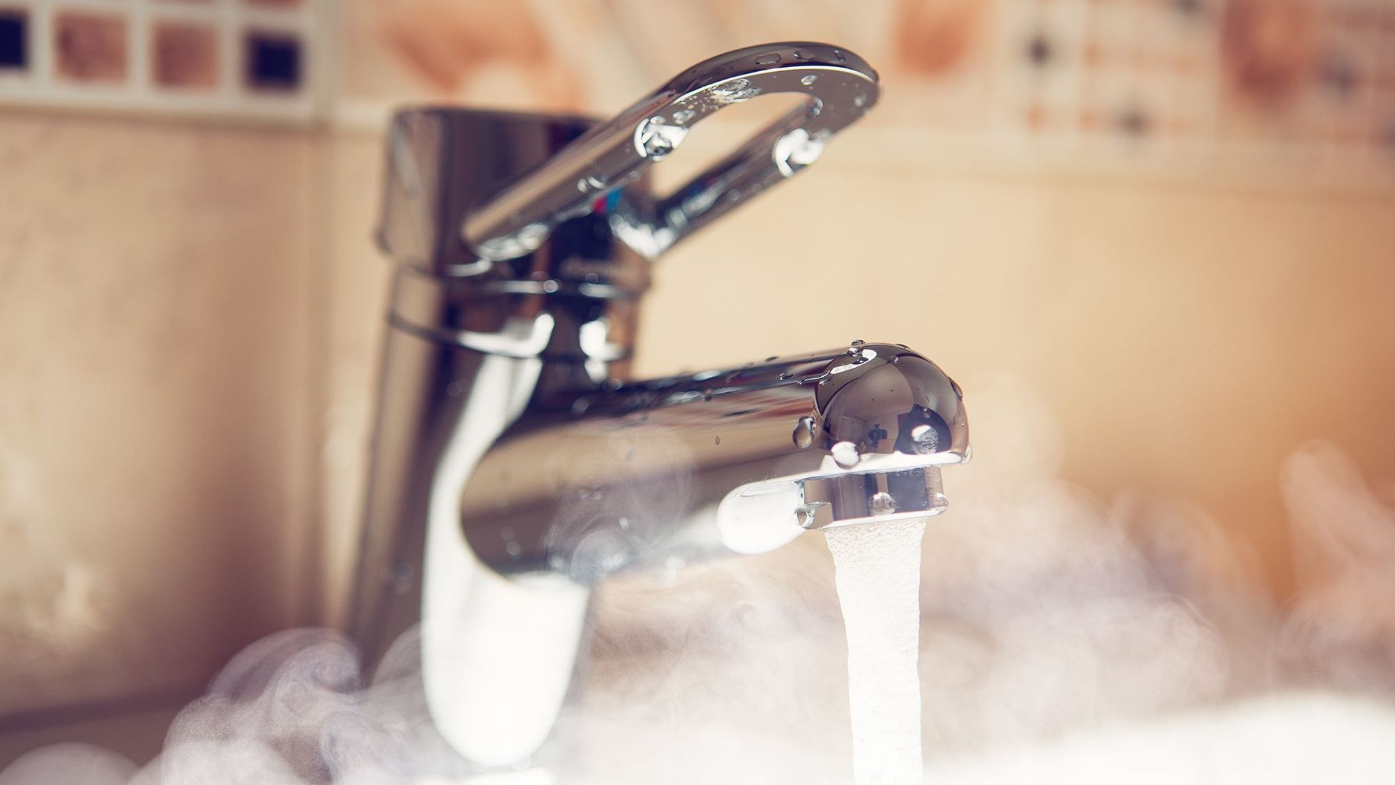 В Кыргызстане снова предлагают повысить тарифы на отопление и горячую воду