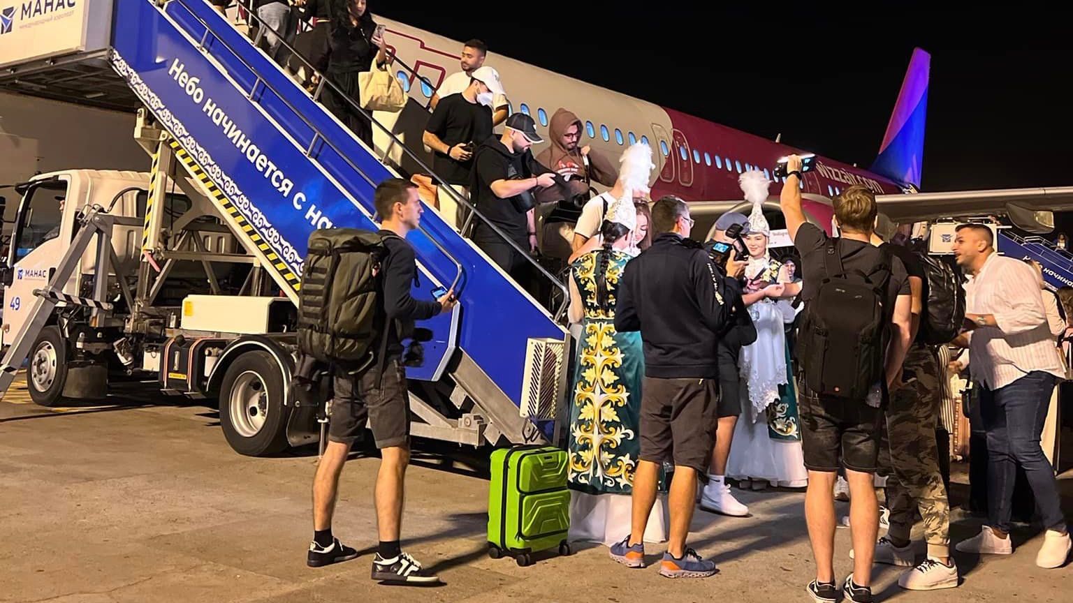 Wizz Air привезла в Бишкек 30 блогеров из ОАЭ - они будут рекламировать Кыргызстан туристам из Эмиратов