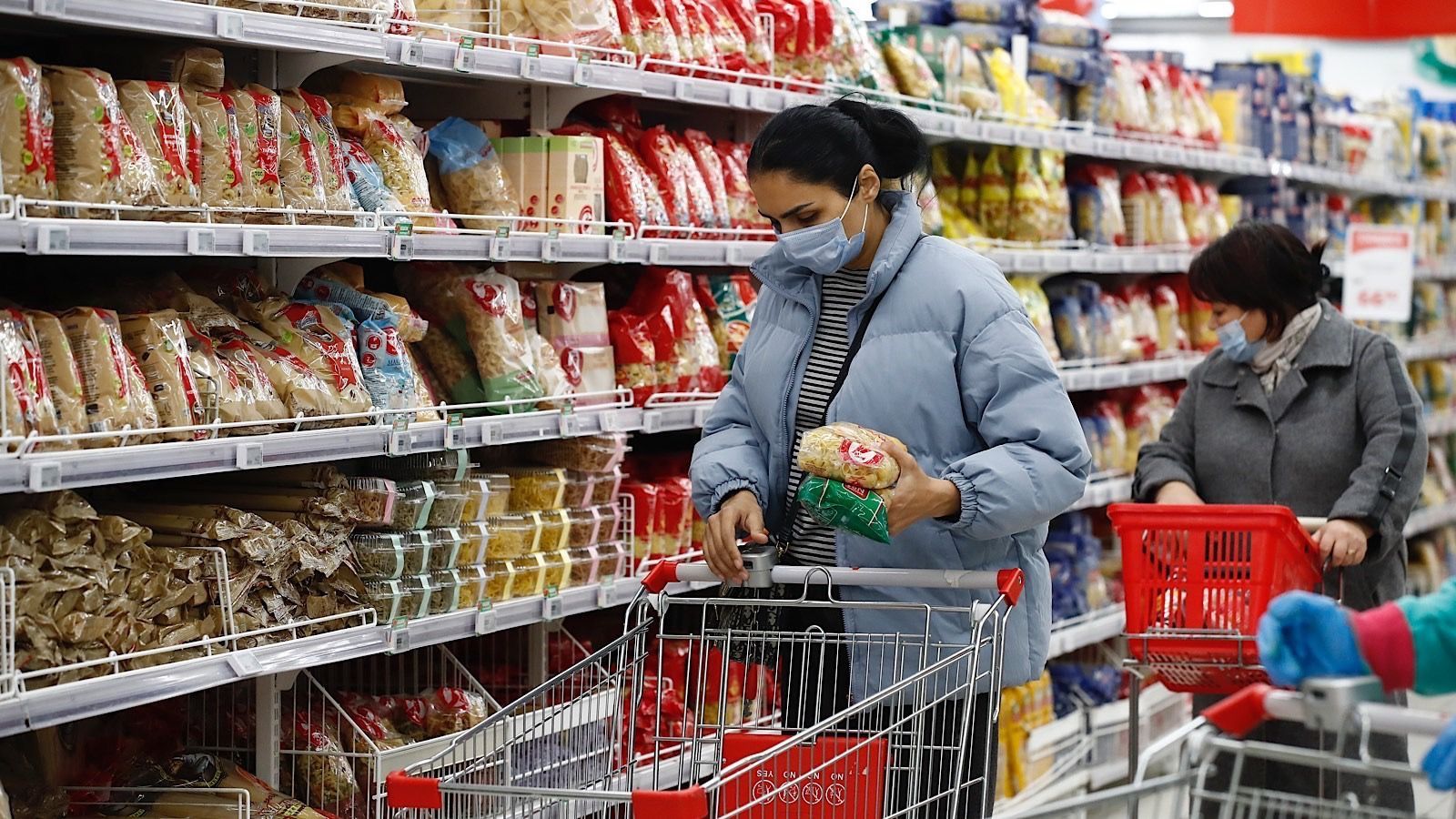 Хлеб, масло, молоко и не только - кабмин утвердил список товаров, цены на которые могут регулировать