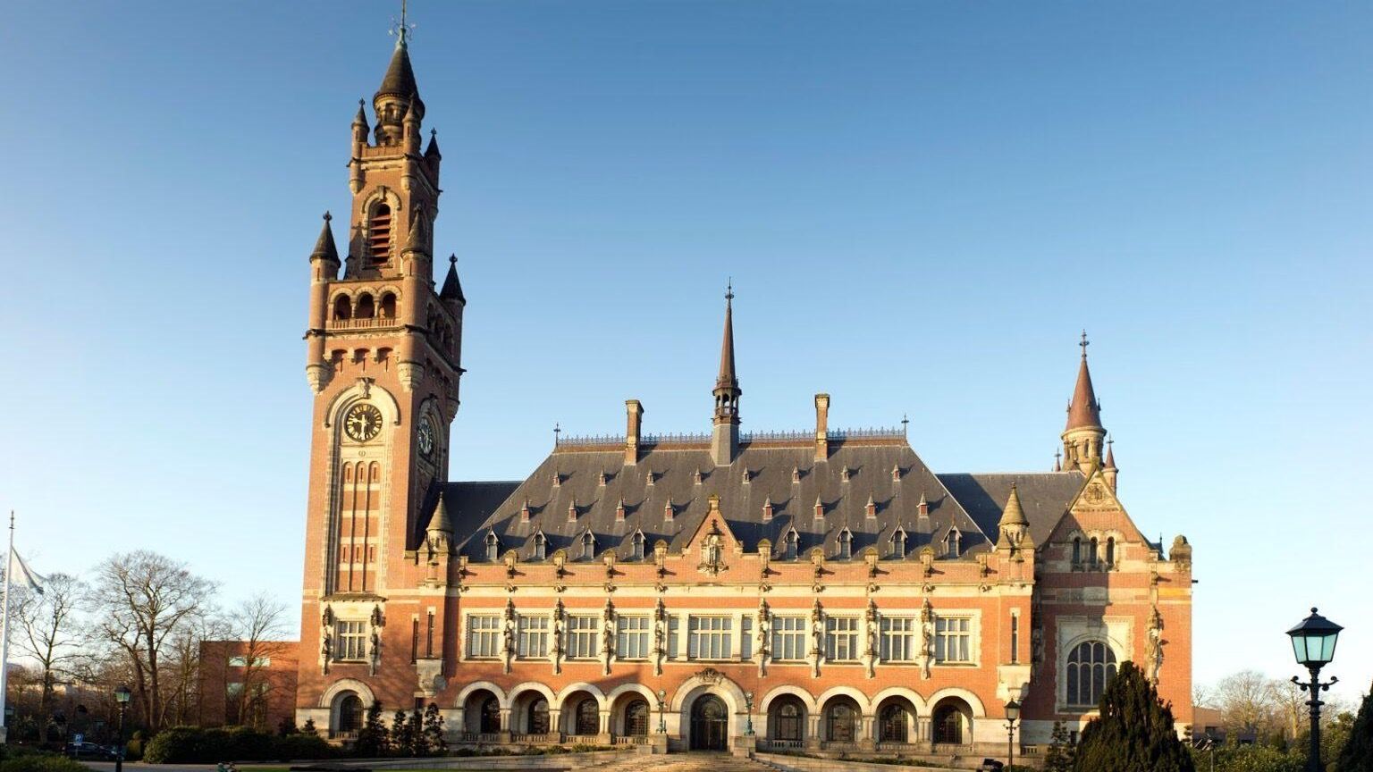 Кыргызстан выиграл в Гааге  арбитраж у казахской госкомпании на $50 млн