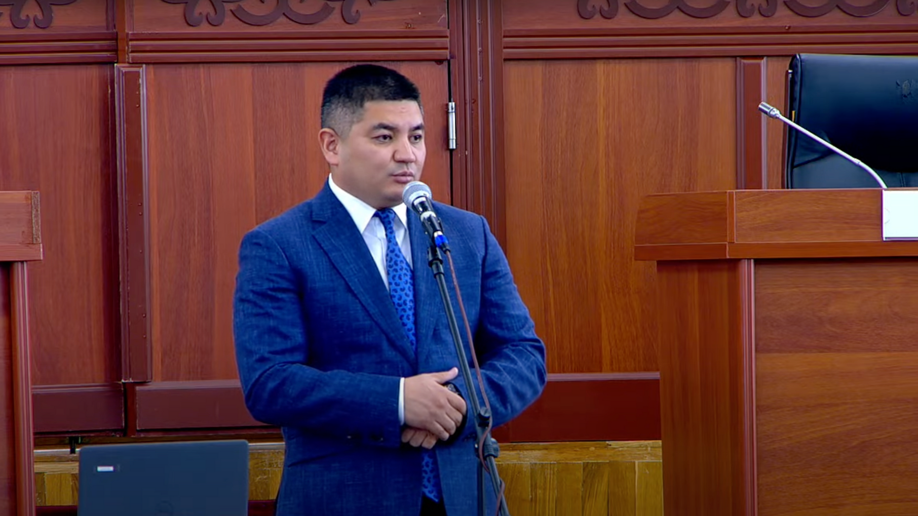 "Пусть отменят или придумают что-то другое", - депутат ЖК о выделенной полосе для общественного транспорта