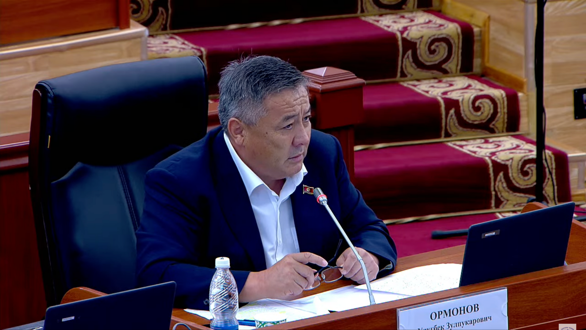 Это что игра: открывать, когда захочешь, и закрывать, когда захочешь? - депутат Ормонов о ситуации на границе с Казахстаном